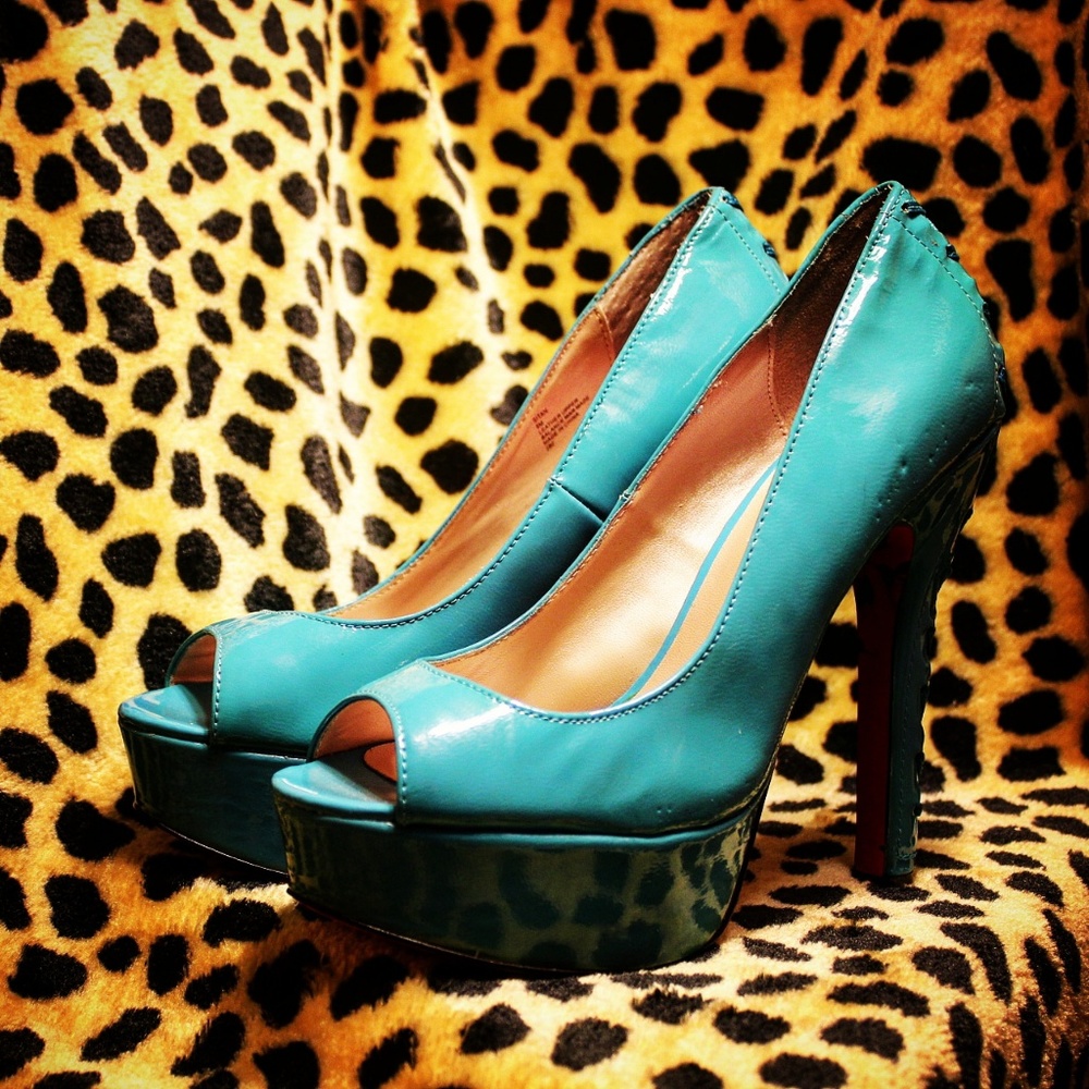 Betsey Johnson Sitan Blue Pumps